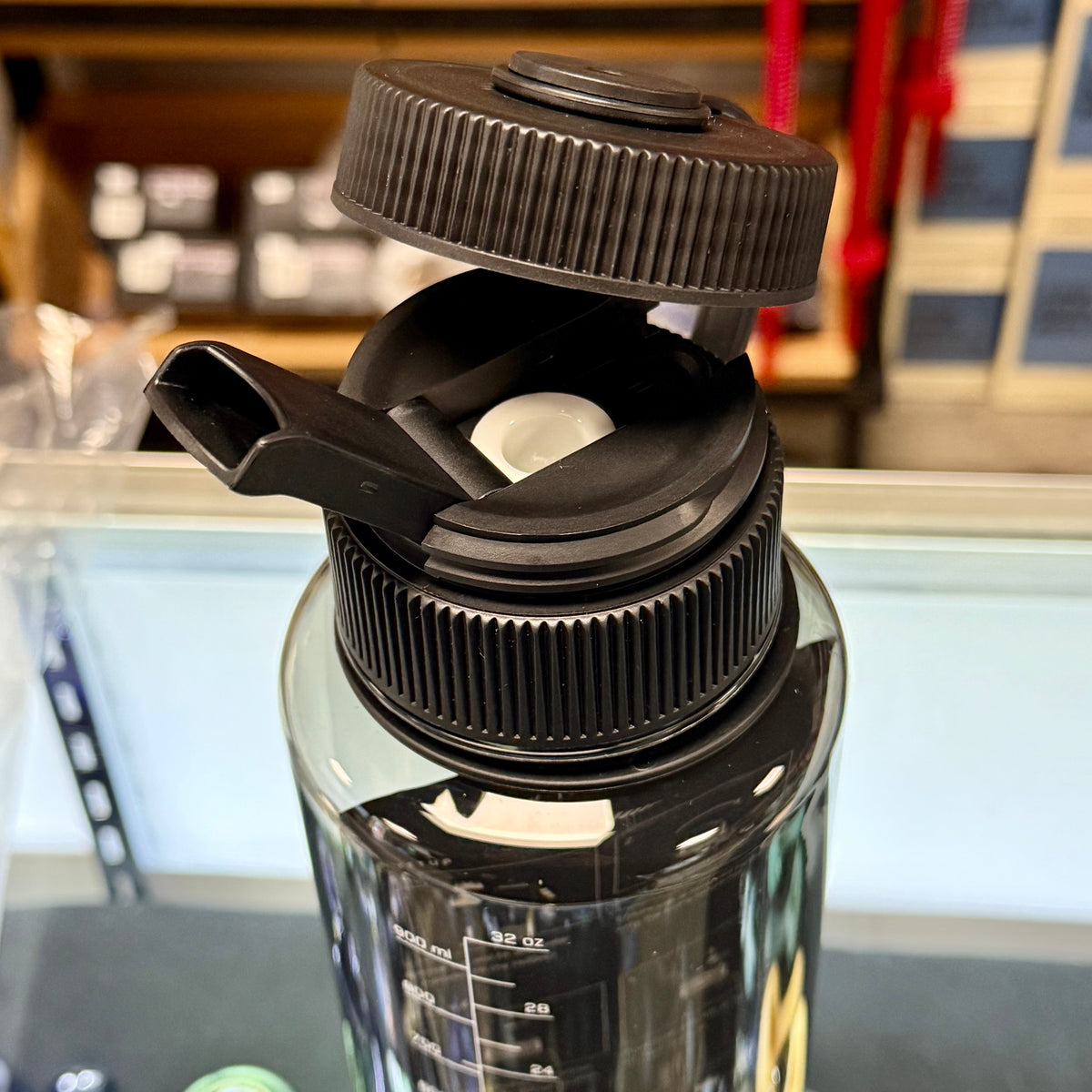 Budsy Stealth Bottle Water Pipe - Puffco